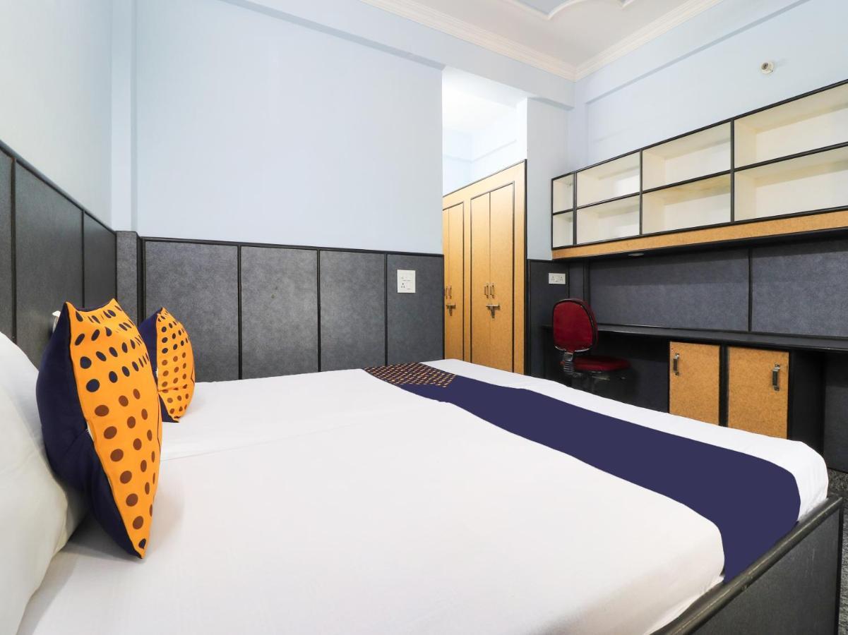 Spot On 82236 Aryan Home Stay Jhajra Экстерьер фото