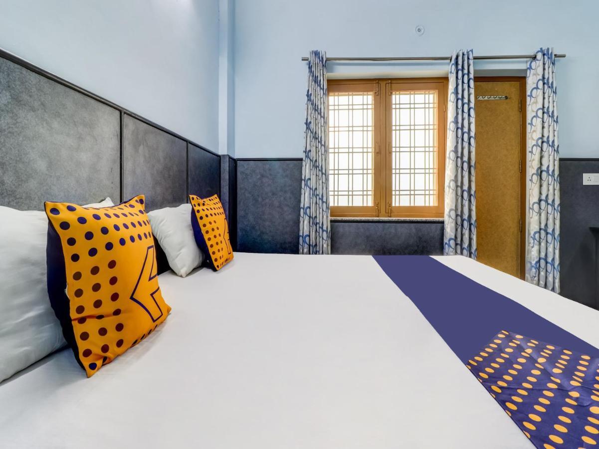 Spot On 82236 Aryan Home Stay Jhajra Экстерьер фото