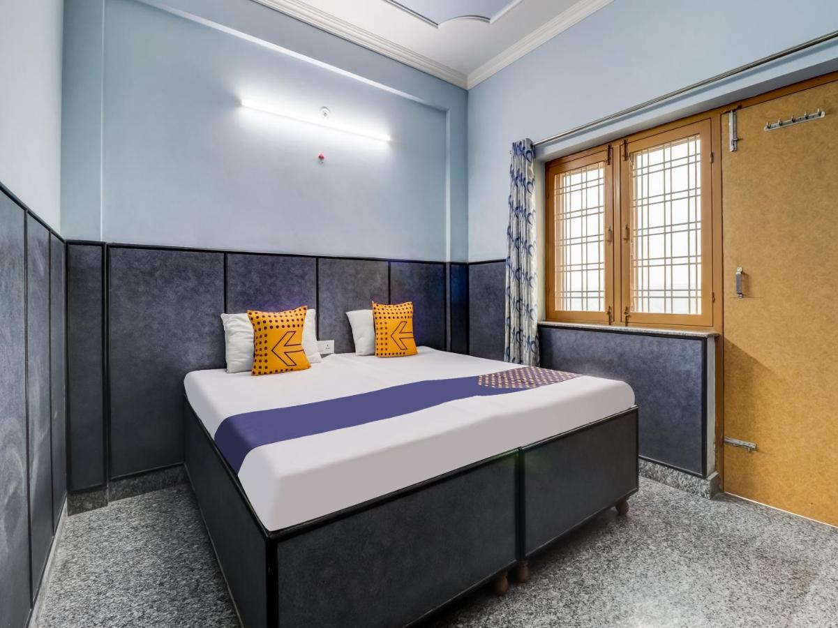 Spot On 82236 Aryan Home Stay Jhajra Экстерьер фото