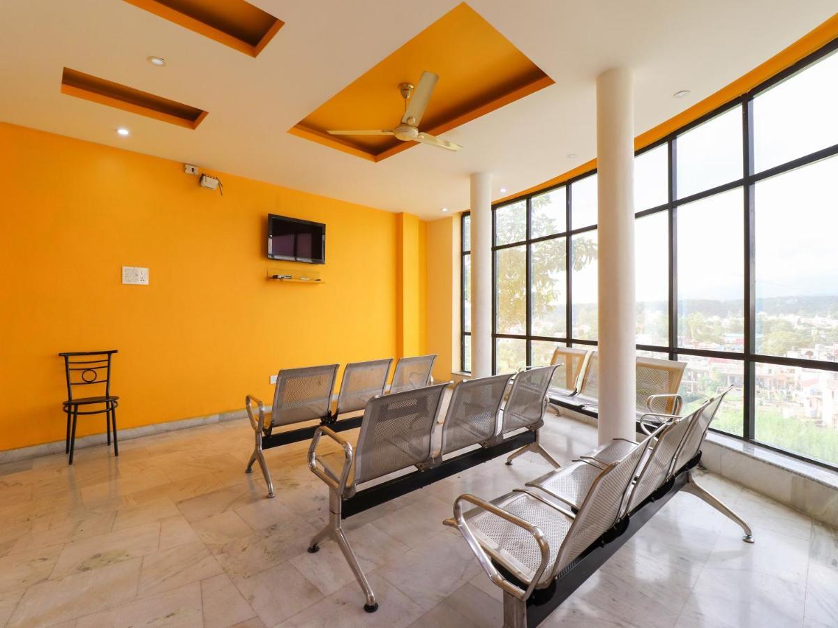 Spot On 82236 Aryan Home Stay Jhajra Экстерьер фото